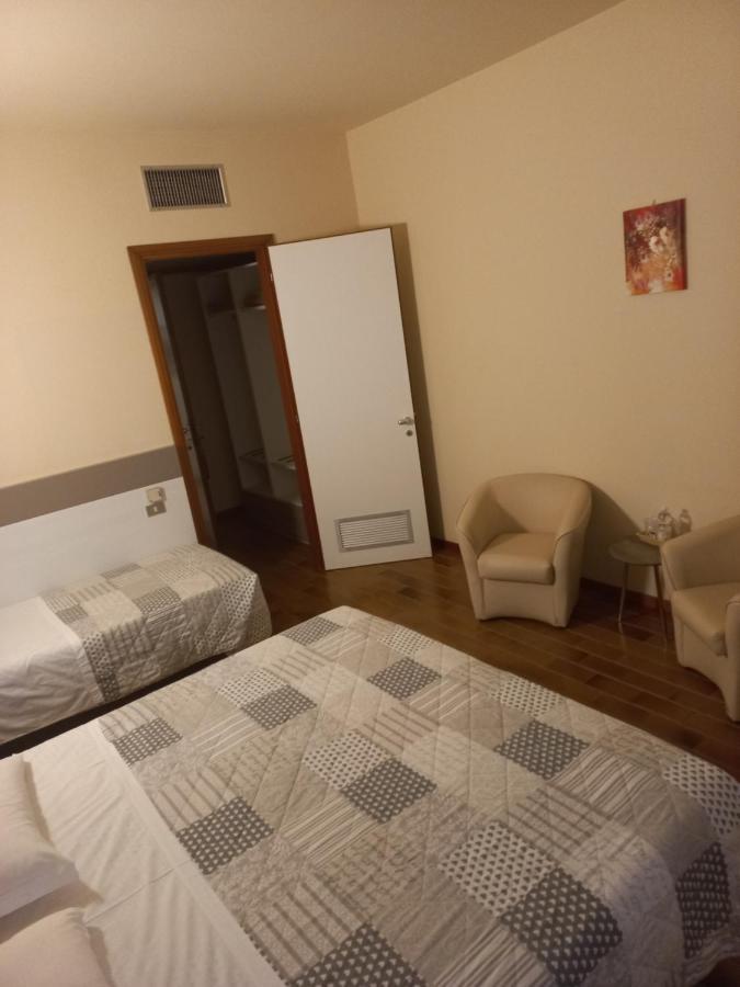 Park Hotel Castel San Pietro Terme Exterior foto